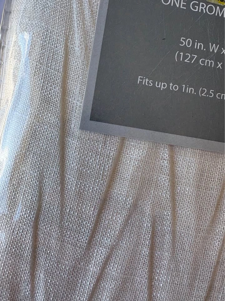 BNIB 2 Sheet Curtains - photo 3