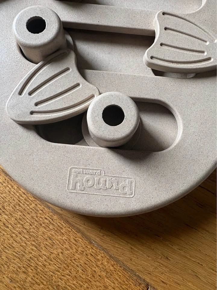 Two Dog puzzle feeders / interactive toys - photo 3