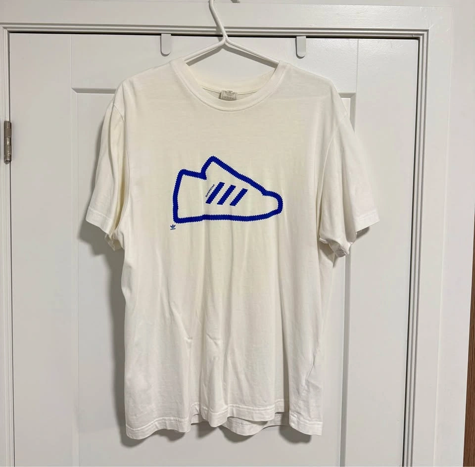Adidas Superstar graphic t-shirt - men’s large