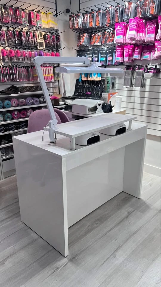Manicure table/ professional manicure station