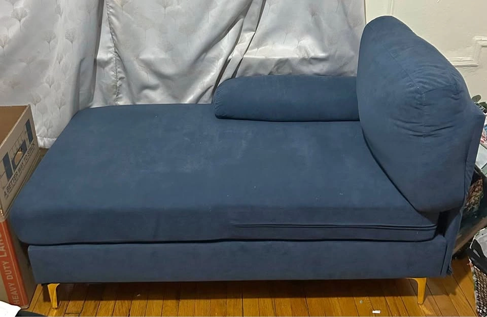 Blue Accent Lounge Chair – Great Condition