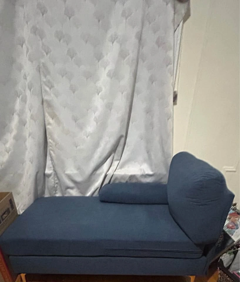 Blue Accent Lounge Chair – Great Condition - photo 5