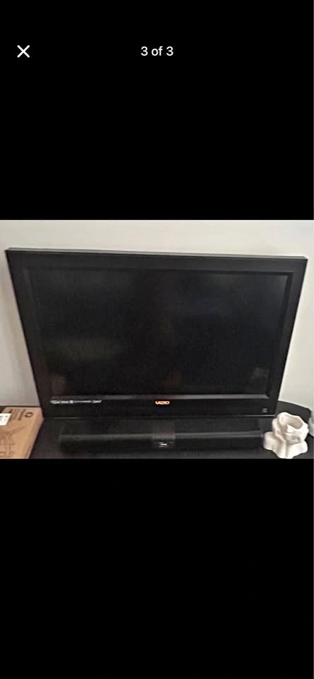 40” Vizio Flat Screen TV – Great Condition