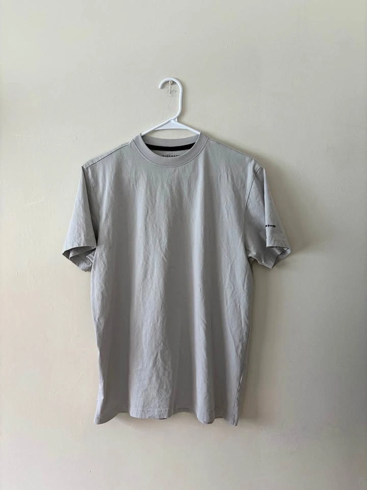 Men’s Minimalist Crewneck T-Shirt - Light Grey