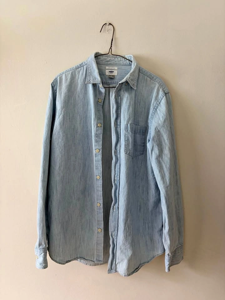 Light Wash Denim / Chambrays Shirt