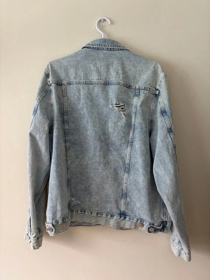 GUESS Distressed Denim Jacket - Light Wash - photo 2