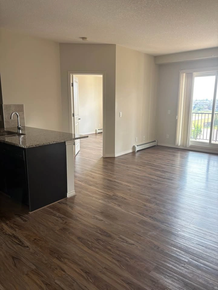 2 Beds 2 Baths - Apartment - photo 3