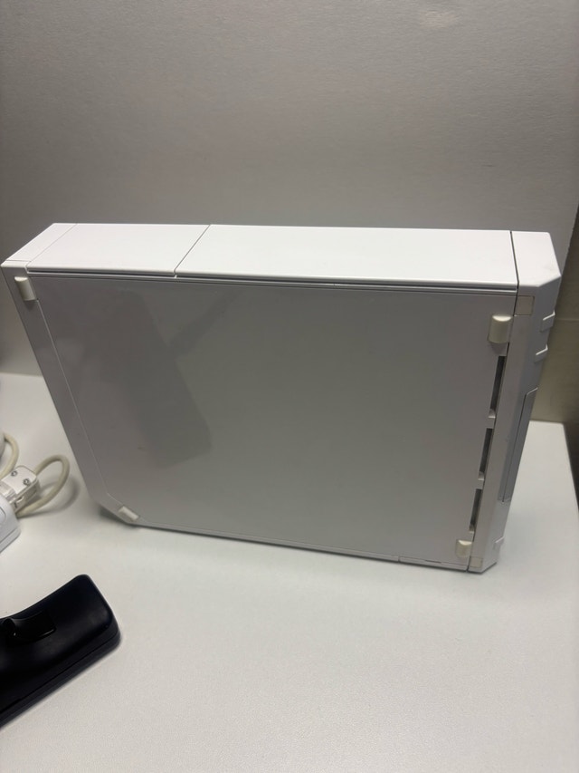 Wii and accessories - photo 4