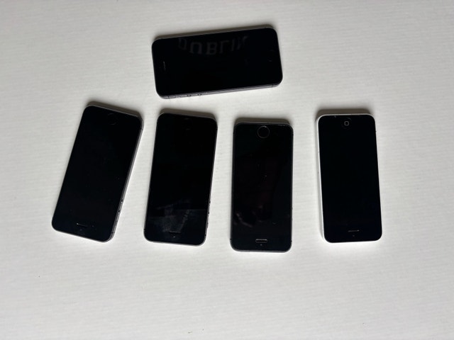iphone 5s 16GB Unlocked - photo 2