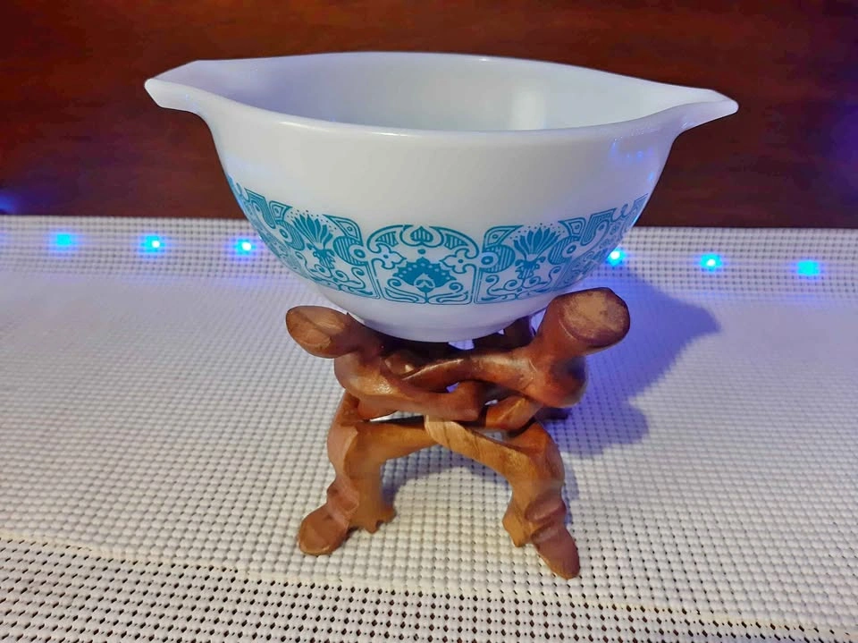 Vintage Interlocking Wooden Tripod Display and Vintage Pyrex Mix