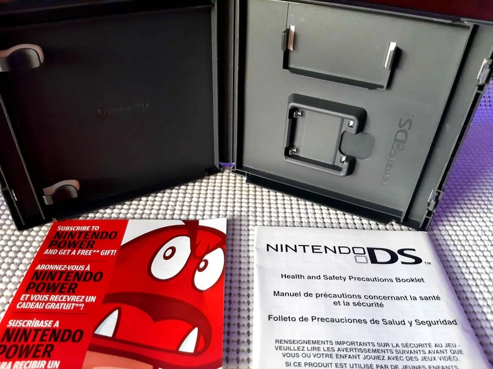 Super Princess Peach Nintendo DS Case Only - photo 2