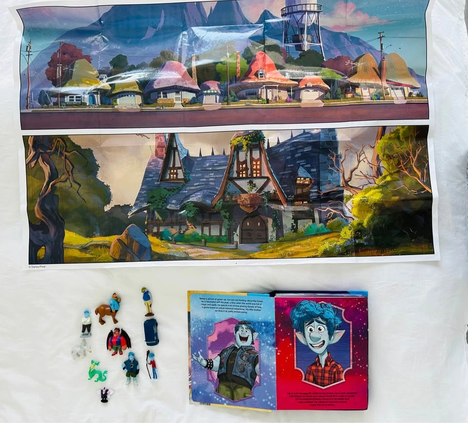 Onward Busy Book + Complete Figurines - photo 4