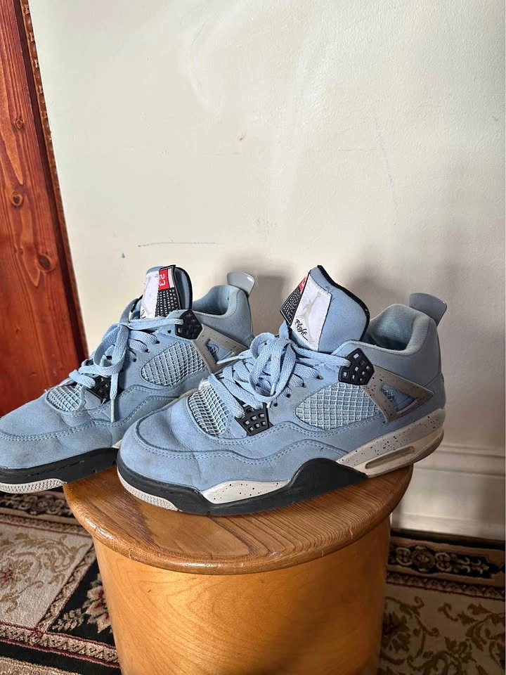 Air Jordan 4 University Blue 9.5M