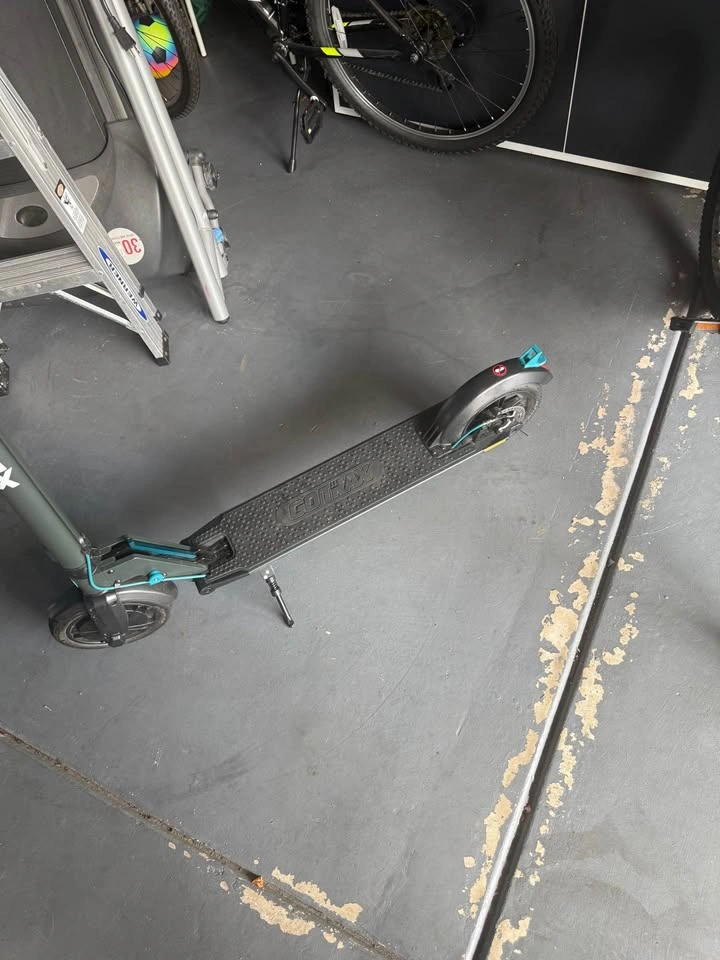 Electric scooter - photo 2
