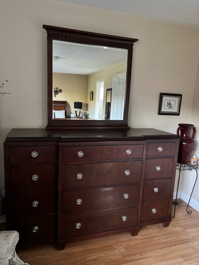 Solid Wood Queen Bedroom Set