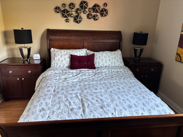 Solid Wood Queen Bedroom Set - photo 2