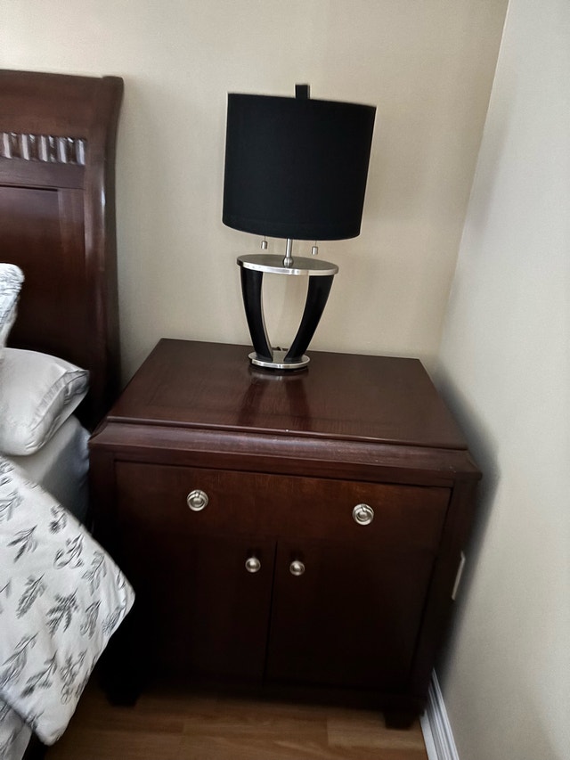 Solid Wood Queen Bedroom Set - photo 3