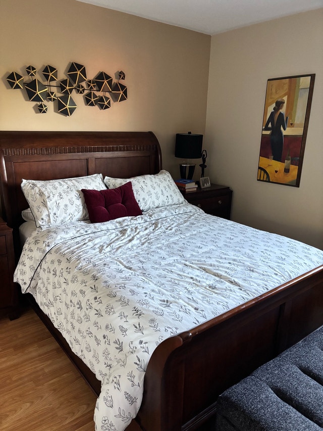 Solid Wood Queen Bedroom Set - photo 5