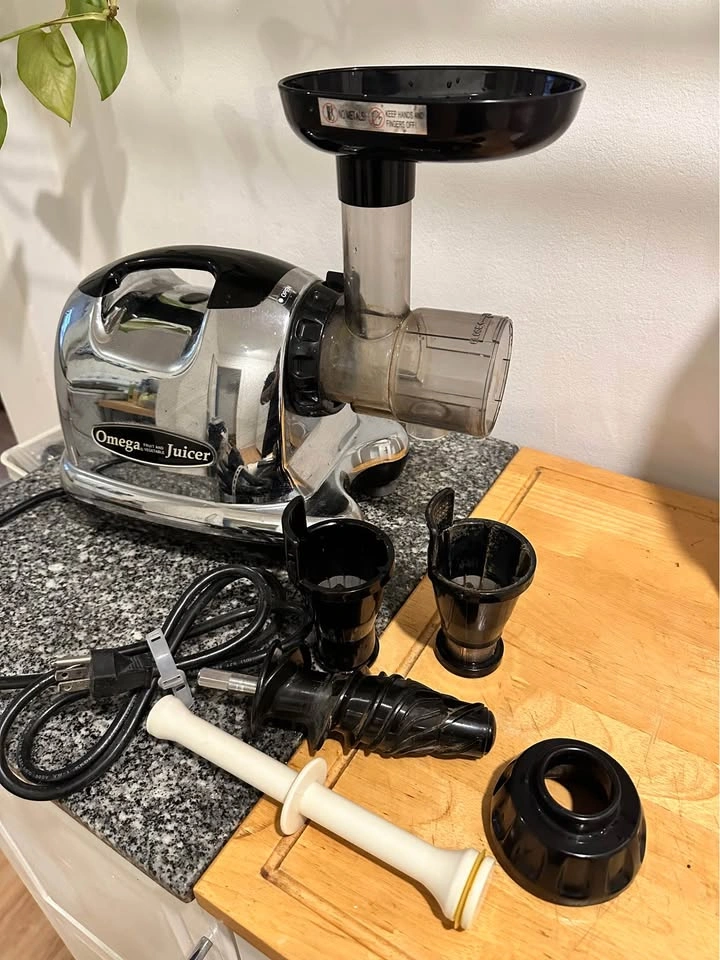 Omega Juicer model 8006 - photo 2