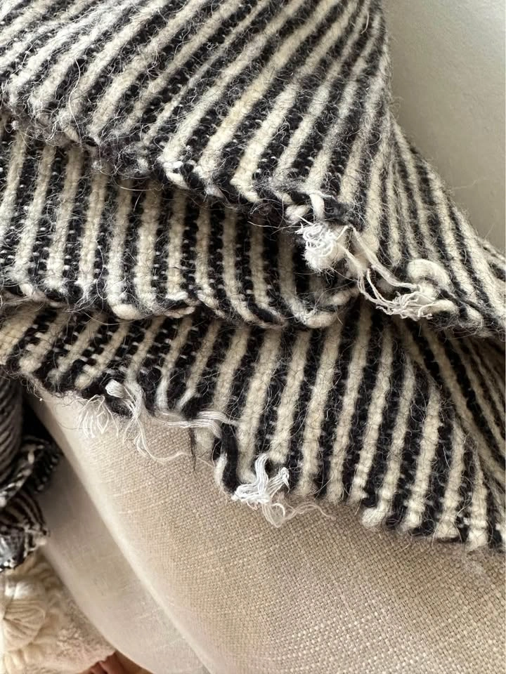 Gorgeous wool handmade blanket - photo 5