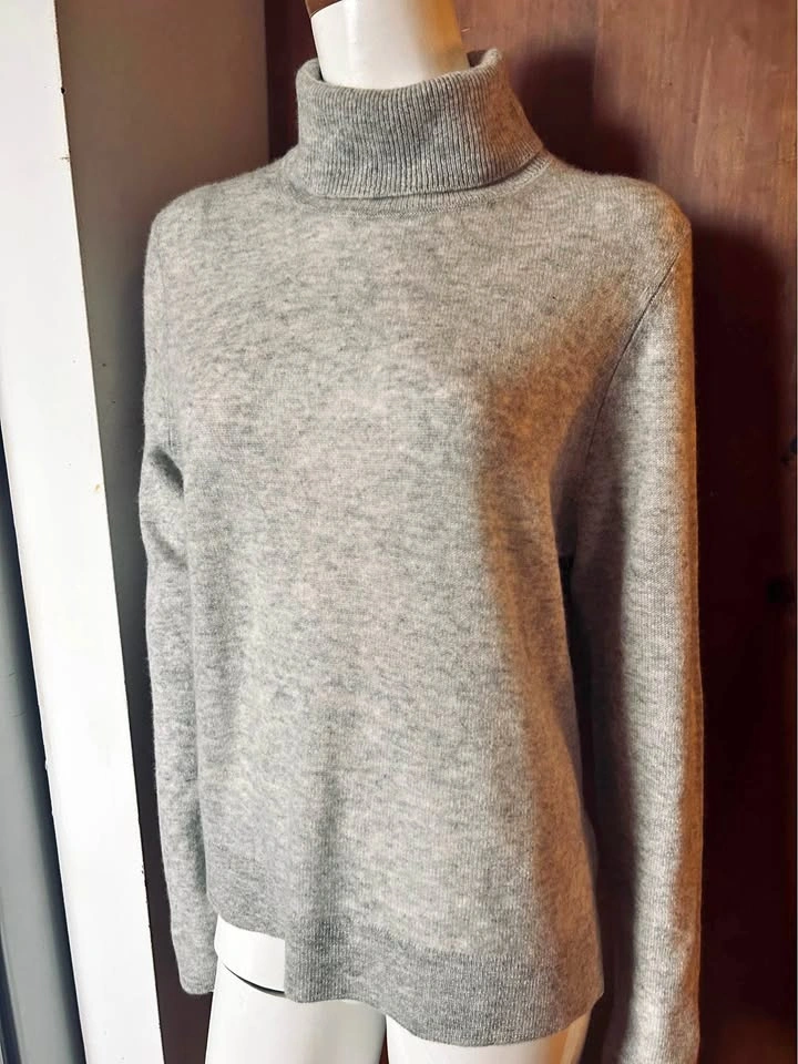 New 2-ply cashmere sweater by Tahari