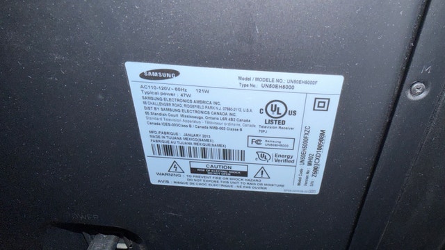 50 inch Samsung LED TV for sale with TV stand - photo 2