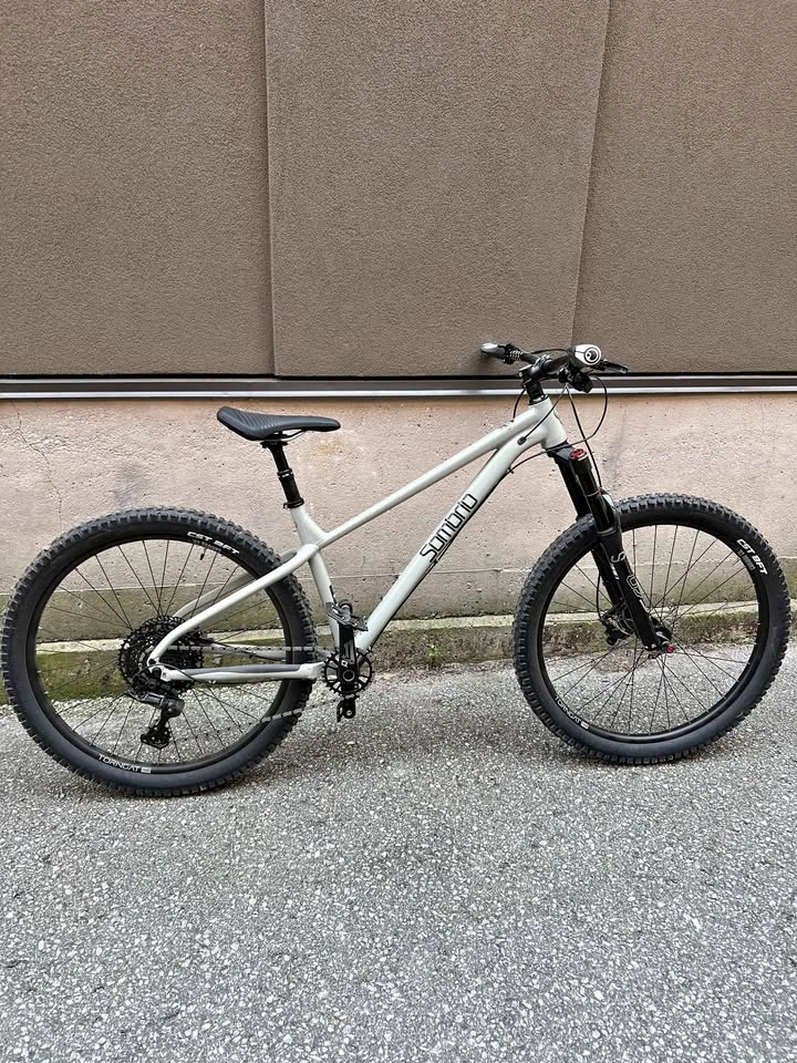 Mountain Bike - Sombrio Shovel 2