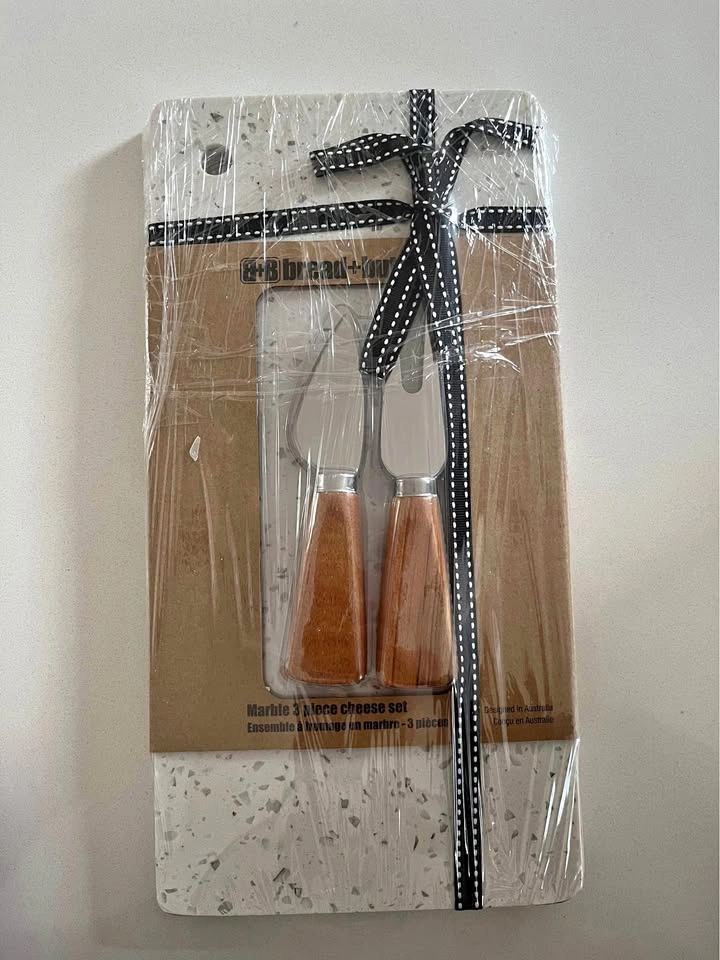 NEW & UNUSED MARBLE 3PIECE CHEESE SET