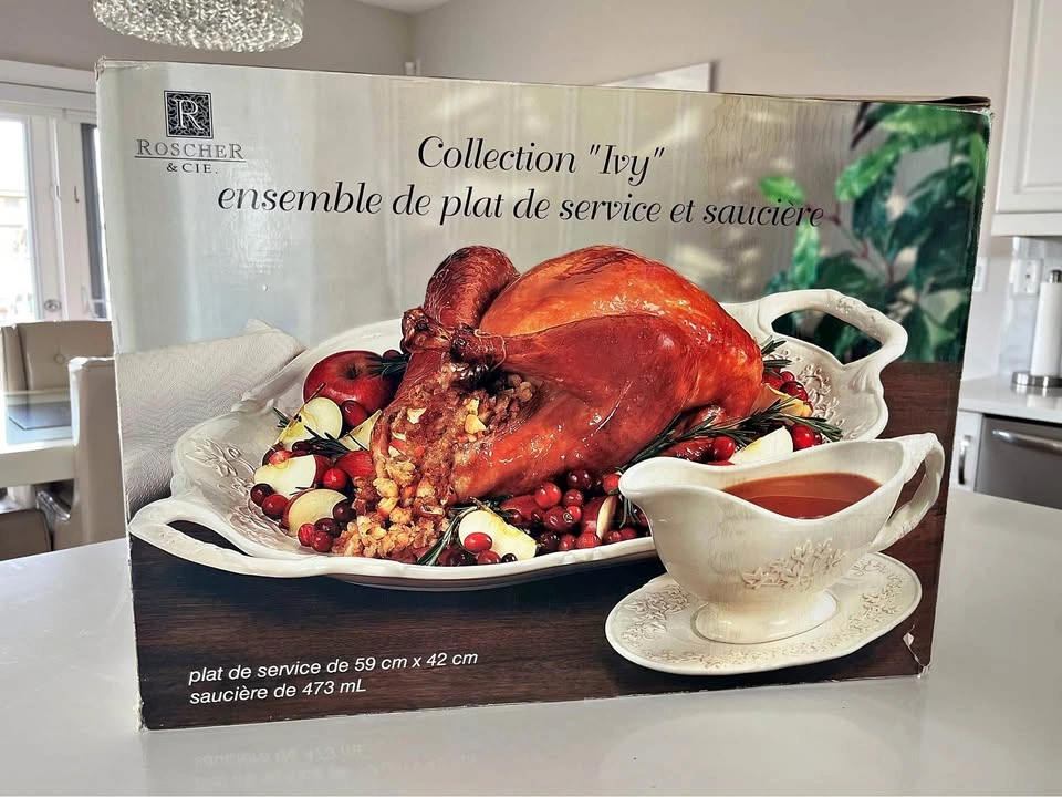 Roscher & Cie. Ivy Collection Serving Platter and Gravy Boat
