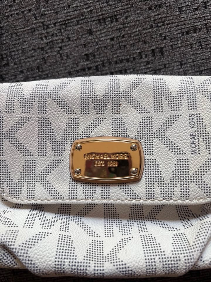 Michael Kors Small Crossbody - photo 3
