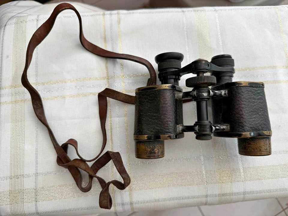Vintage Huet Paris Extra Lumineuse 8x24 Binoculars