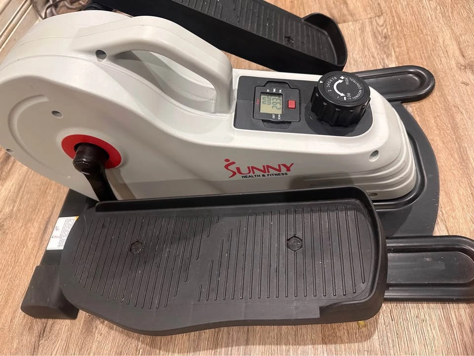 Sunny Health & Fitness Magnetic Under Desk Elliptical - photo 2