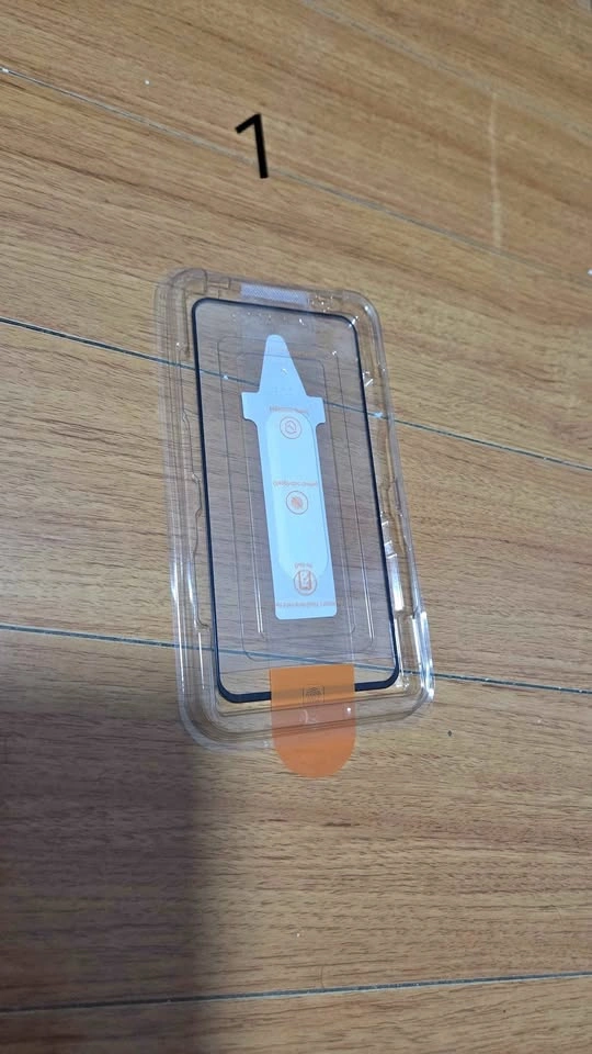 Free S25/S24/S26 Plus Screen protectors 3pcs New