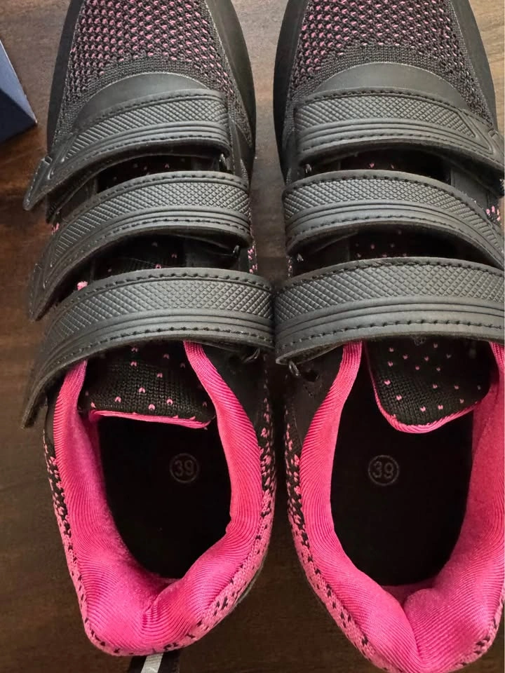 Cycling Shoes (Women’s size 8) - photo 3