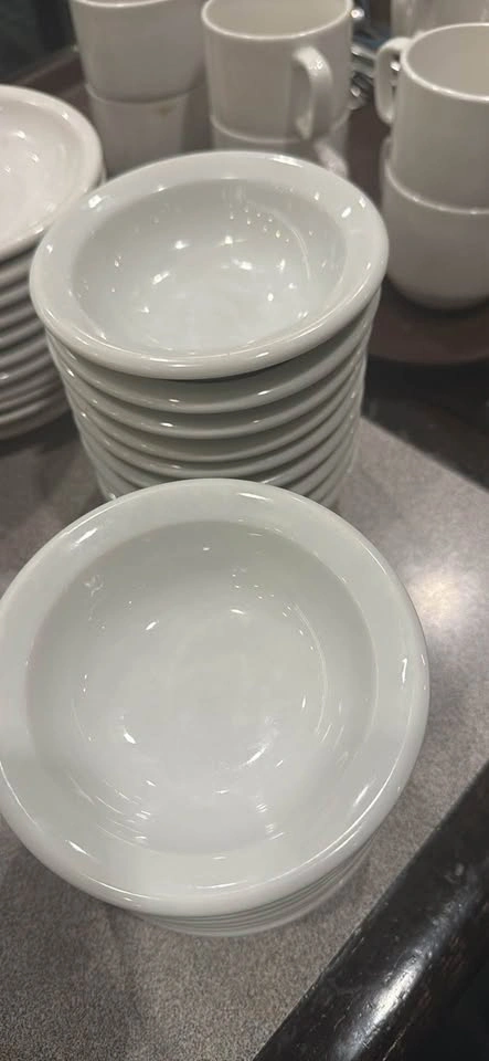 16 Oneida Bright White D-10 Bowls - photo 2