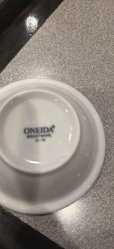 16 Oneida Bright White D-10 Bowls - photo 3
