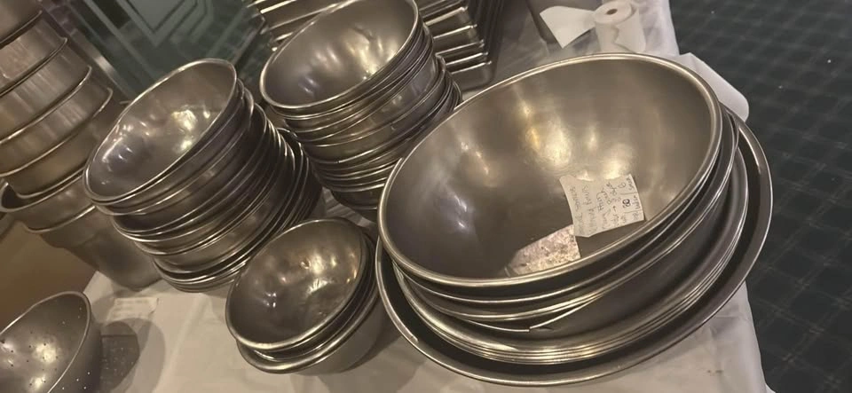 47 stainless steel commercial mixing bowls - photo 2