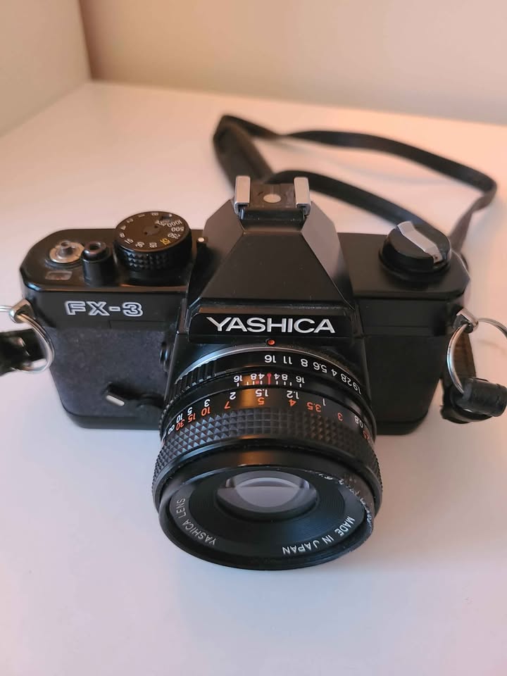 Vintage Yashica FX-3 Film Camera w/ 50mm Lens – For Parts - photo 2