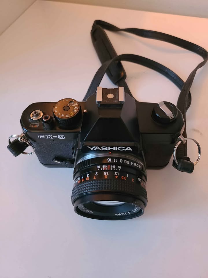 Vintage Yashica FX-3 Film Camera w/ 50mm Lens – For Parts - photo 3