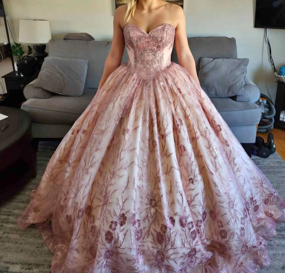 Beautiful, elegant ballgown grad/prom dress