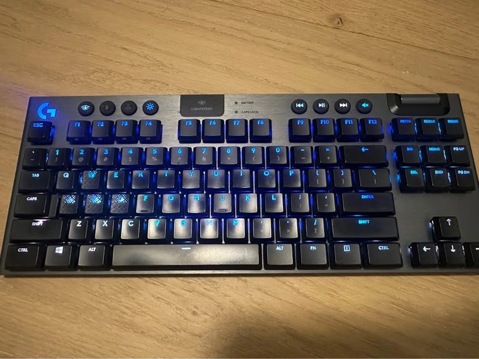 Logitech G915TKL Wireless Keyboard - photo 2