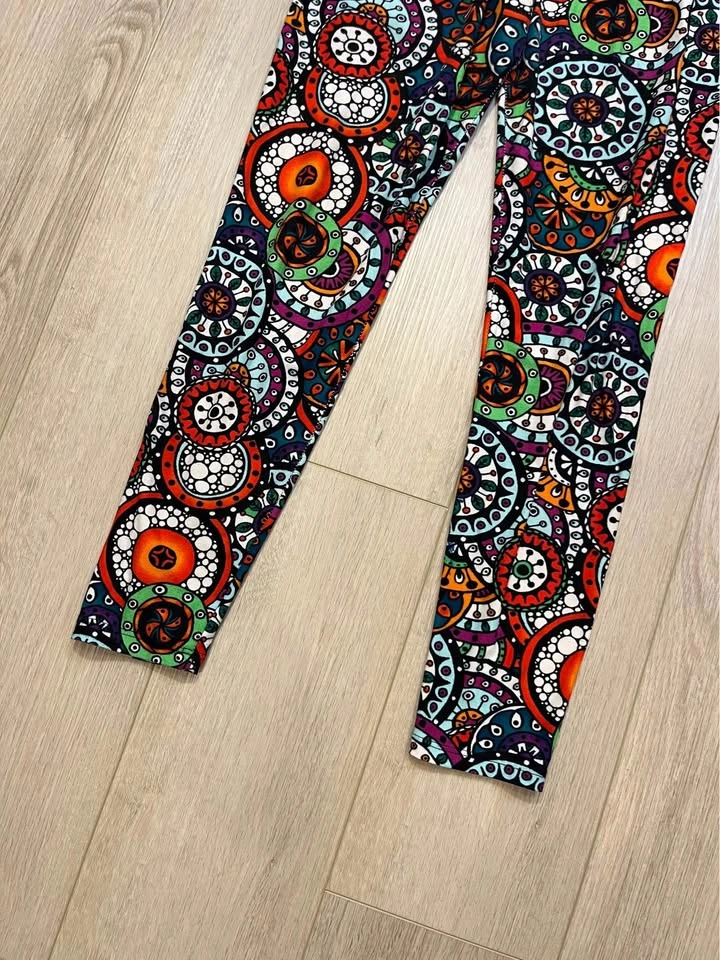 Abstract Multicolor Patterned Leggings - One Size - photo 4