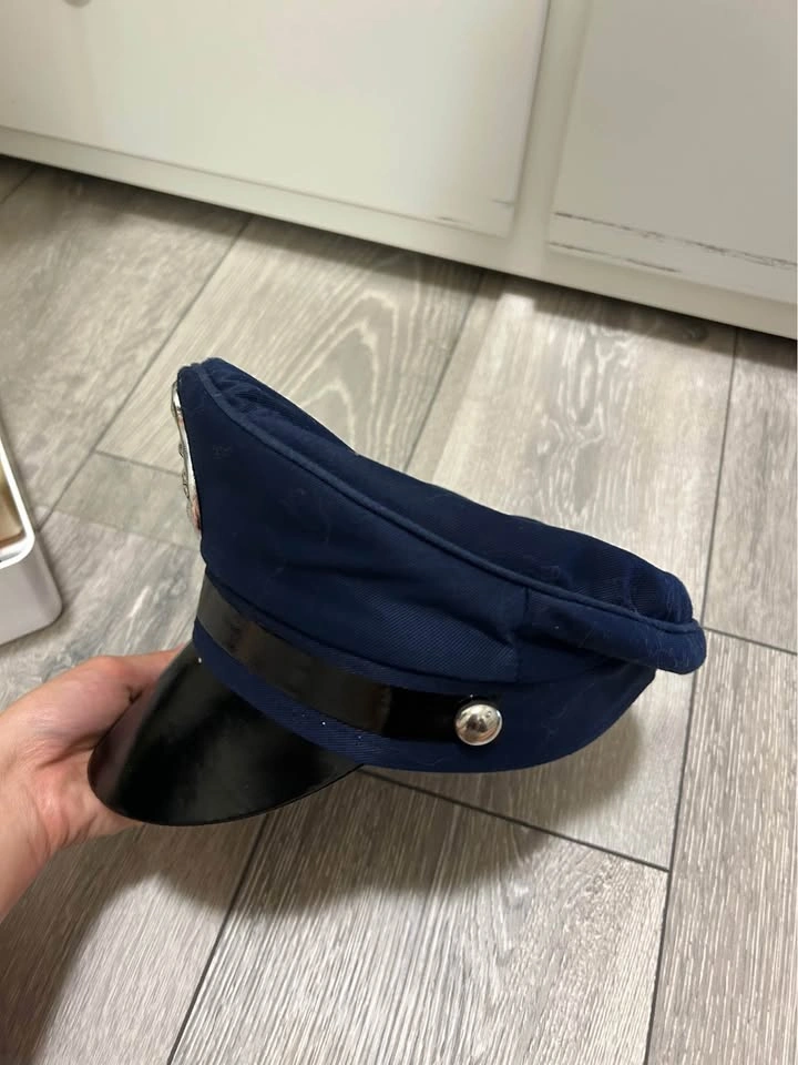 Halloween costume police hat - photo 2
