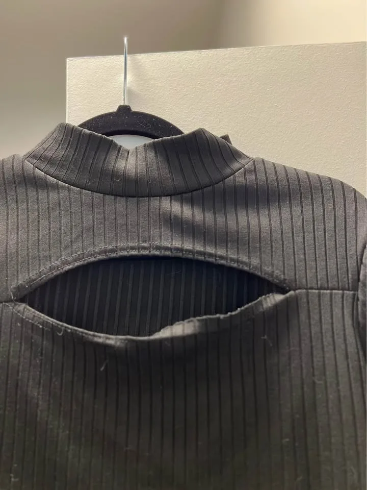 Missguided black top image indicator(2)