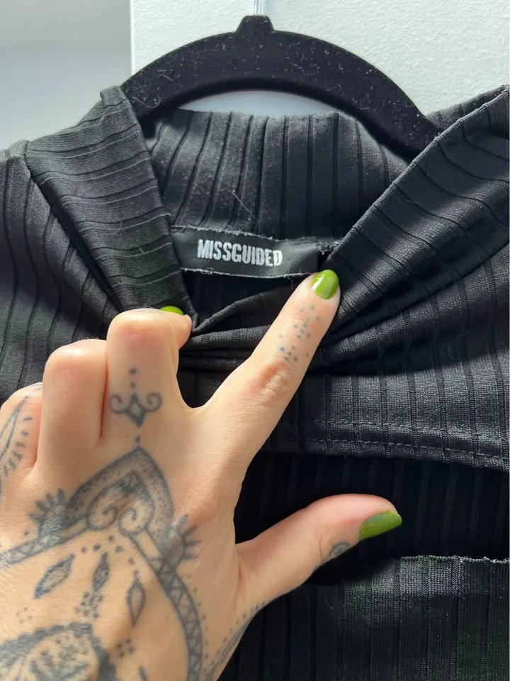 Missguided black top image indicator(3)