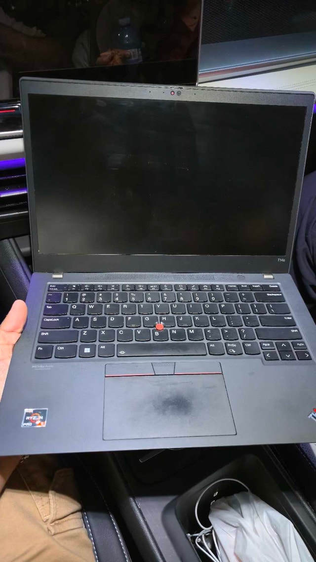 Lenovo T14s AMD Ryzen 5 8gb 512gb