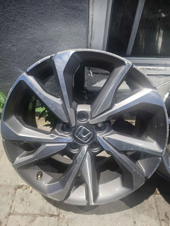 Honda Civic Touring 2020 alloy wheel - photo 2