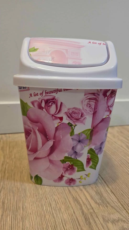 Set of 4 Plastic Trash Bins - photo 2