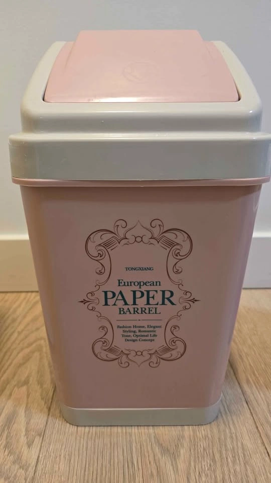 Set of 4 Plastic Trash Bins - photo 5