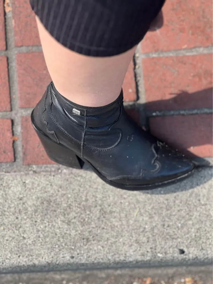 Vintage leather cowboy boots western biker Musse & Cloud size 8W image indicator(2)